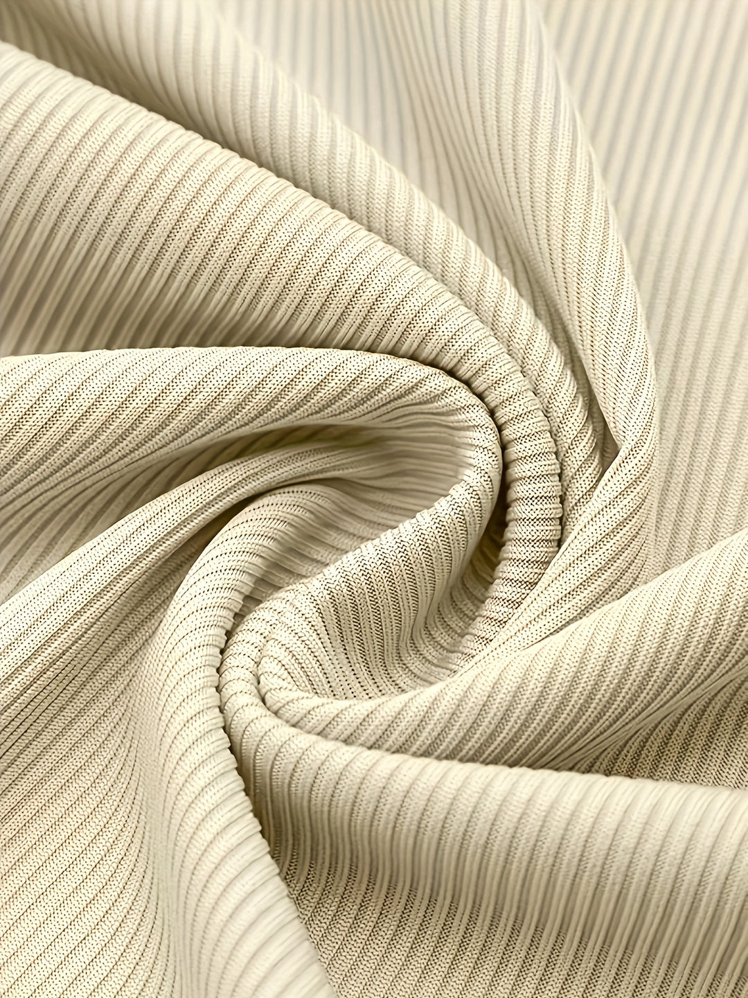 Priscilla | Ribbed Zip-Neck Top