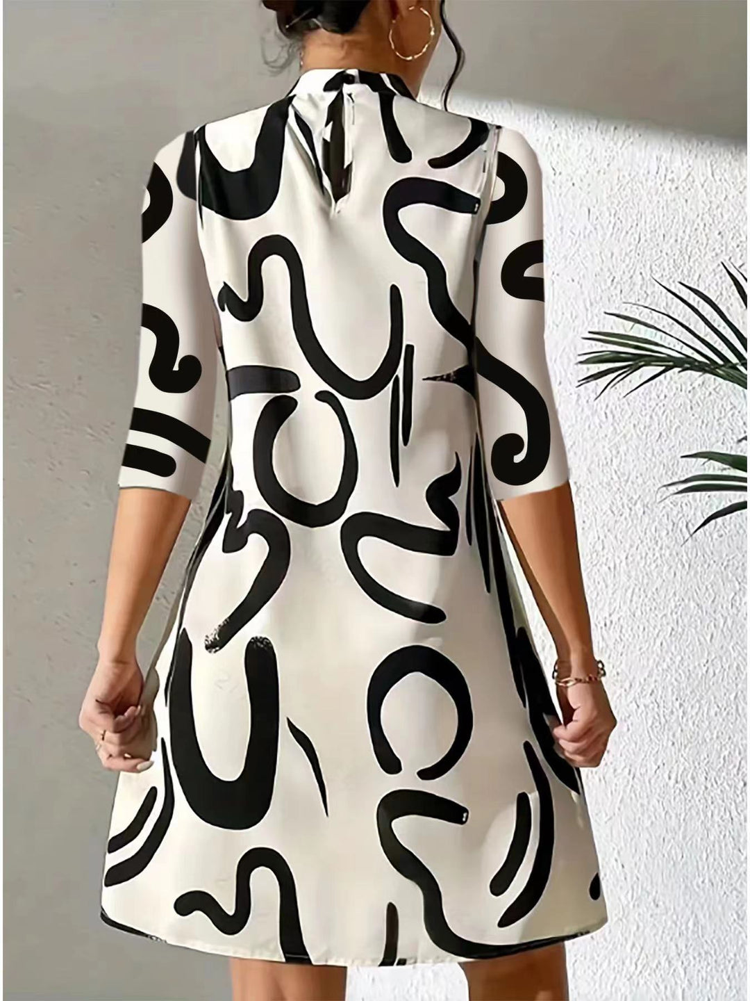 Noelle | Abstract Monochrome Print Tunic Dress